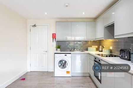 6 bedroom terraced house to rent - Photo 5