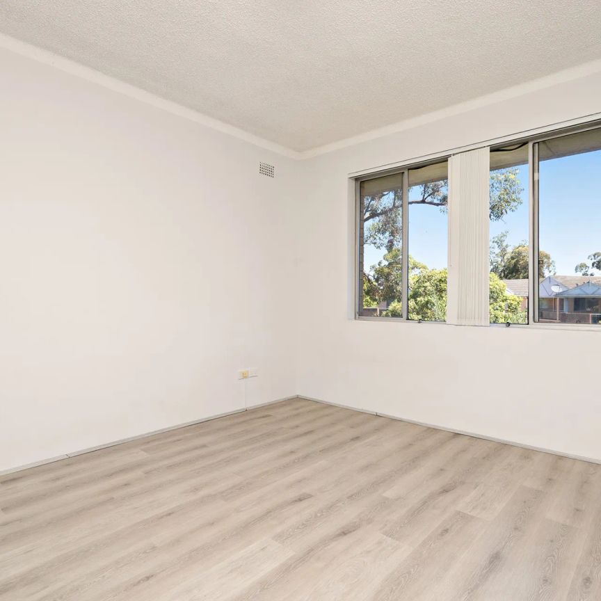 Beautifully Presented Apartment for Lease in Prime Location - Photo 1