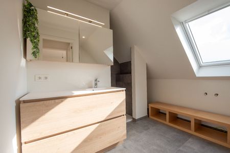 Volledig instapklare woning met 3 slaapkamers en leuke tuin in Zulte - Photo 3