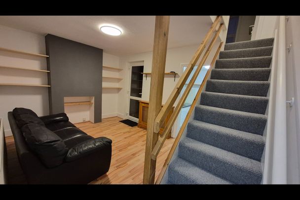 3 Bed Terraced House, Wilson Road, RG30 - Photo 1