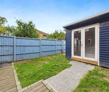 Briar Close, Hampton, Middlesex, TW12 - Photo 4