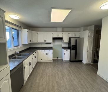 7527 Saint Kevin Place - 1 - Photo 6
