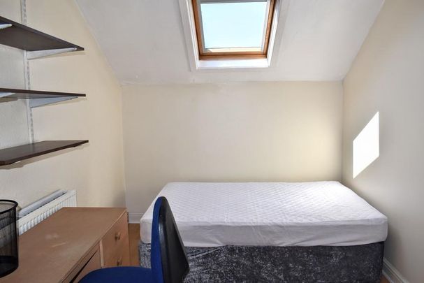 1 bedroom in a house share to rent - Photo 1