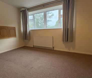 To Let - Photo 4