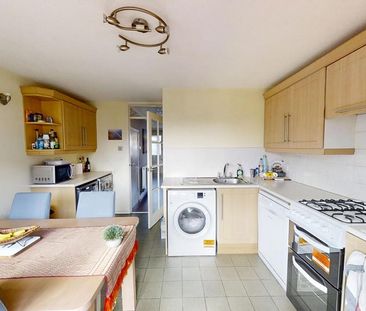 2 bedroom end of terrace house to rent - Photo 6