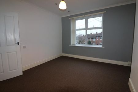 3 bedroom flat to rent - Photo 5