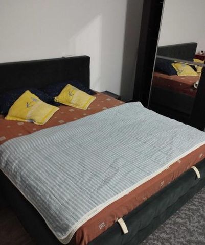 Aparatorii patriei dimitrie leonida cu parcare - Fotografie 2