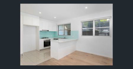 Immaculate unit in great location - Photo 3