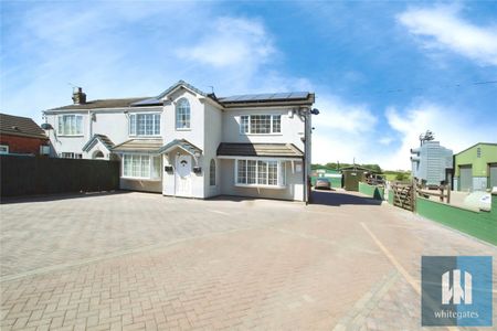 Common Side Farm, New Road, Old Snydale, Pontefract, WF7 - Photo 5