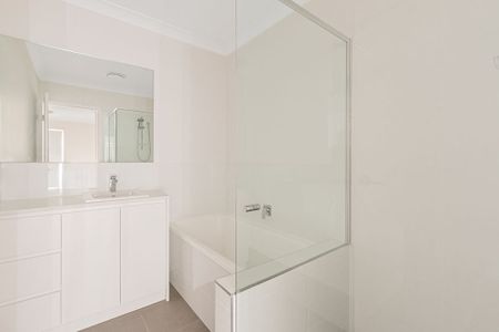 BRAND NEW TOWNHOUSE 7 MINUTES FROM THE BEACH - Photo 4