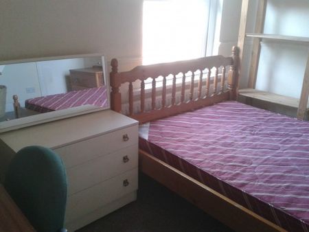 Nice 4 bed student house available - Photo 5