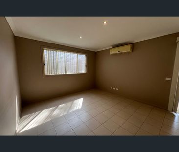 2/50 Jamieson Street, St Albans, Vic 3021 - Photo 5