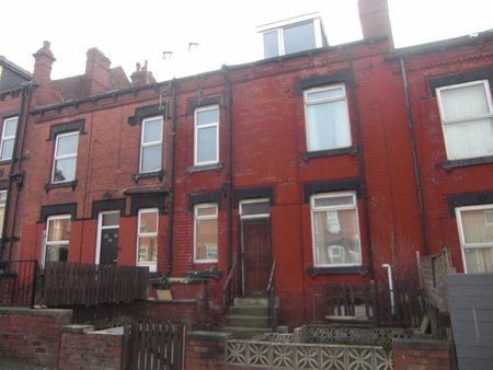 2 bedroom terraced house to rent - Photo 4