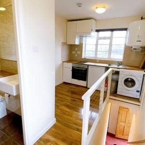 Studio to rent - Photo 2