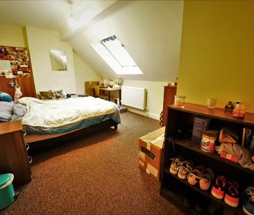 4 bedroom flat to rent - Photo 3