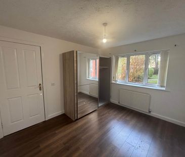 Price £950 pcm - Available Now - Unfurnished - Photo 3