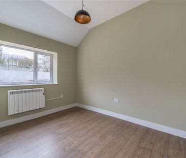 Two-bedroom barn cottage in rural Hamptworth, on the edge of the Ne... - Photo 2