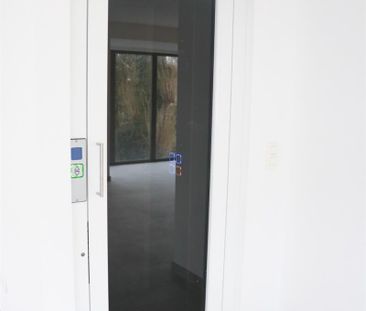 Zeer ruim duplex appartement met 3 slaapkamers - Photo 3