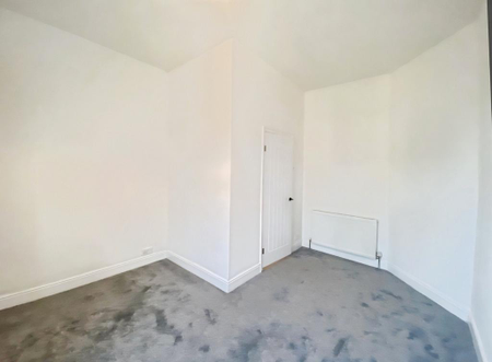 2 bedroom semi-detached house to rent - Photo 5