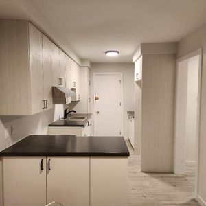 4 1/2 Vieux Longueuil à 2 pas de Saint-Charles - Photo 2