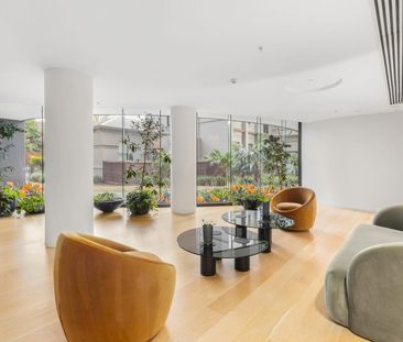 Prime Corner Apartment Living Opposite Albert Park Lake - Photo 2