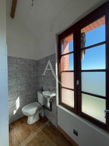 Location Maison 3 pièces 78m² FONTENAY LE COMTE 85200 - Photo 5