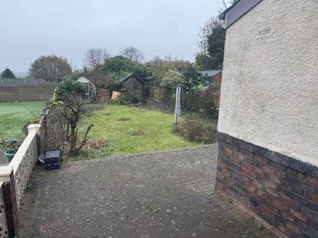 Charlemont Avenue, West Bromwich, B71 - Photo 3