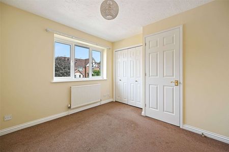 A very well presented two bedroom mid terrace house situated in a quiet residential road in Rickmansworth, with allocated parking. - Photo 3