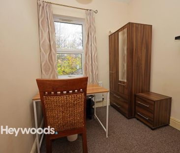 4 bedroom terraced house to rent - Photo 6