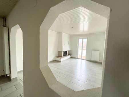 3.5 room apartment with balcony and fireplace - Photo 2