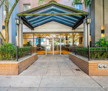 Spacious & Updated 2 BD & 2 BA in the Heart of Vibrant Downtown Van... - Photo 2