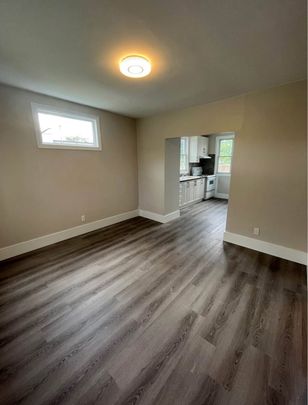 For Lease - 6083 Dunn Street, Niagara Falls, Ontario - Photo 1