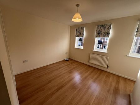 3 bedroom semi-detached house to rent - Photo 4