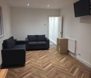 4 bedroom house share to rent - Photo 4