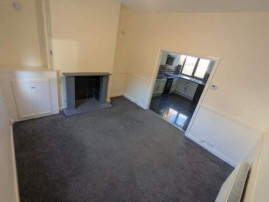2 bedroom end of terrace house to rent - Photo 1