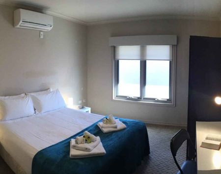 Room 8 (Non Ensuite) - Photo 2