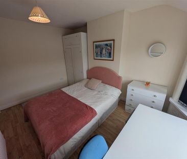 5 bedroom semi-detached house to rent - Photo 6