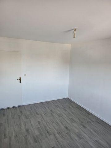 Location Appartement 3 pièces 56m² BAILLEUL 59270 - Photo 3