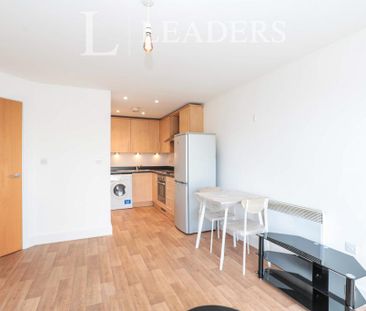 1 bedroom flat to rent - Photo 2