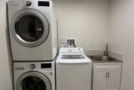 20801 Stoney Ave, Maple Ridge - Photo 2