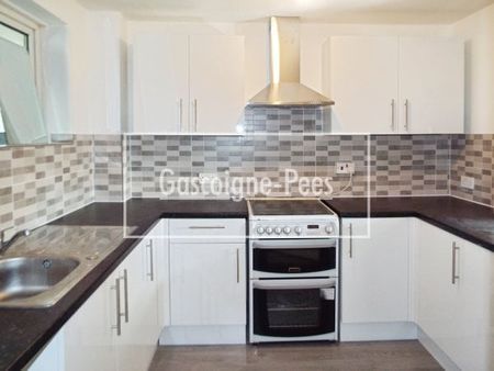 Goldsworth Park, Woking, GU21 - Photo 3