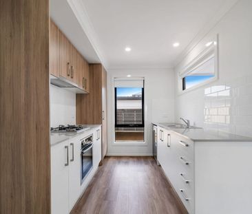 Modern Townhouse with Double Garage & Private Backyard — No Body Co... - Photo 5