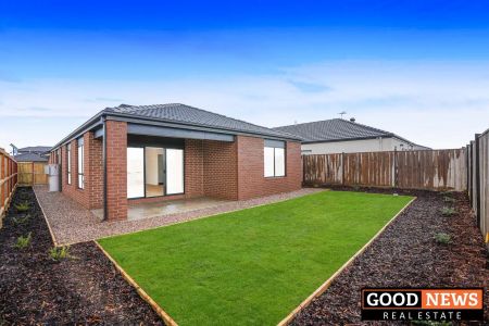 “A Family Home Jewel in Wyndham Vale!” - Photo 2