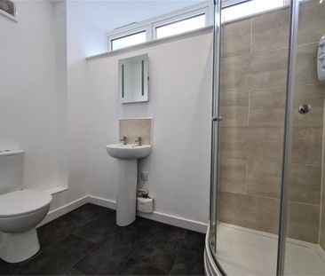 6 Pavilion Chambers, St. Neots - Photo 2