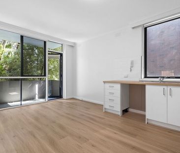 Inviting 2-Bedroom Apartment in Desirable St Kilda East Location - ... - Photo 3
