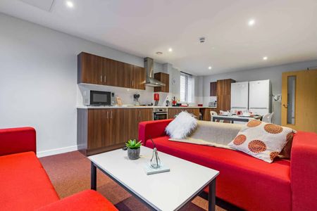 6 Bed Standard Ensuite - Photo 3