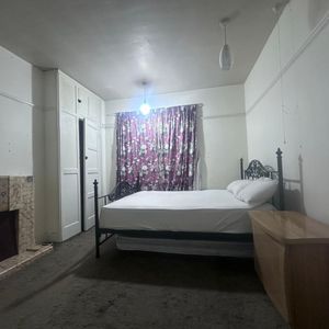 Room in a Shared House, Vaughan Gardens, IG1 - Photo 3