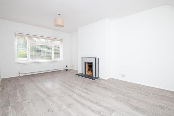 4 bedroom semi-detached bungalow to rent - Photo 1