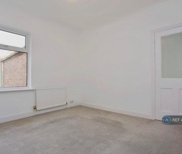 3 bedroom end of terrace house to rent - Photo 6