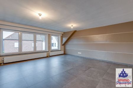 Roeselare nabij het stadspark :gezellig 2 slpk instapklaar appartement met terras - Photo 3